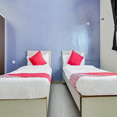 Oyo Flagship 48365 Hotel Shiva'S Castle Chalisgaon Luaran gambar