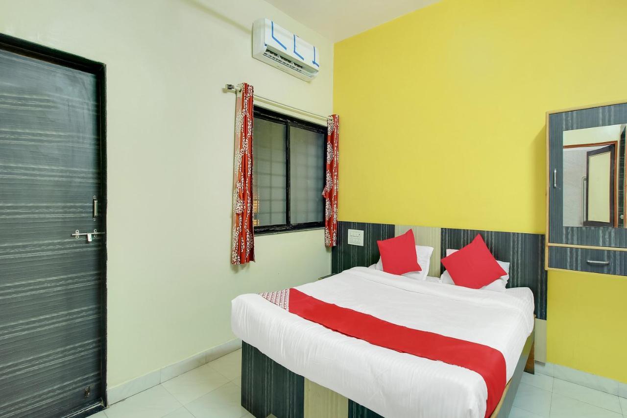 Oyo Flagship 48365 Hotel Shiva'S Castle Chalisgaon Luaran gambar