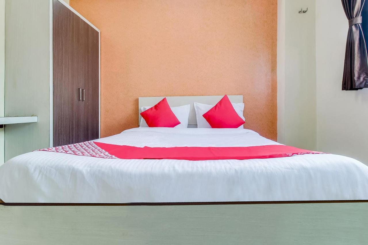 Oyo Flagship 48365 Hotel Shiva'S Castle Chalisgaon Luaran gambar