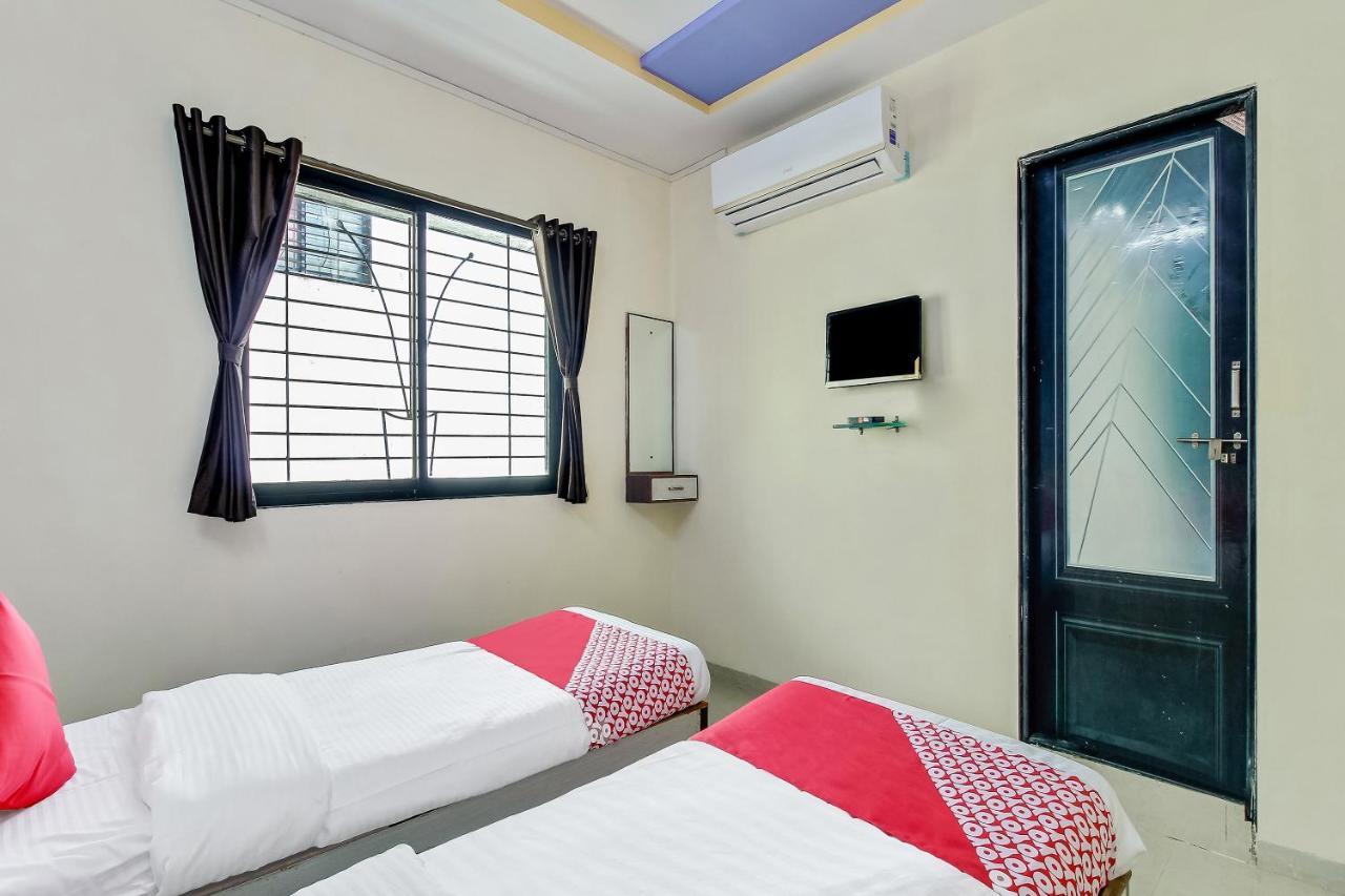 Oyo Flagship 48365 Hotel Shiva'S Castle Chalisgaon Luaran gambar