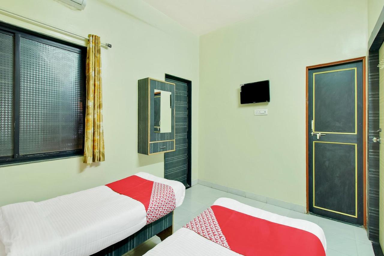 Oyo Flagship 48365 Hotel Shiva'S Castle Chalisgaon Bilik gambar