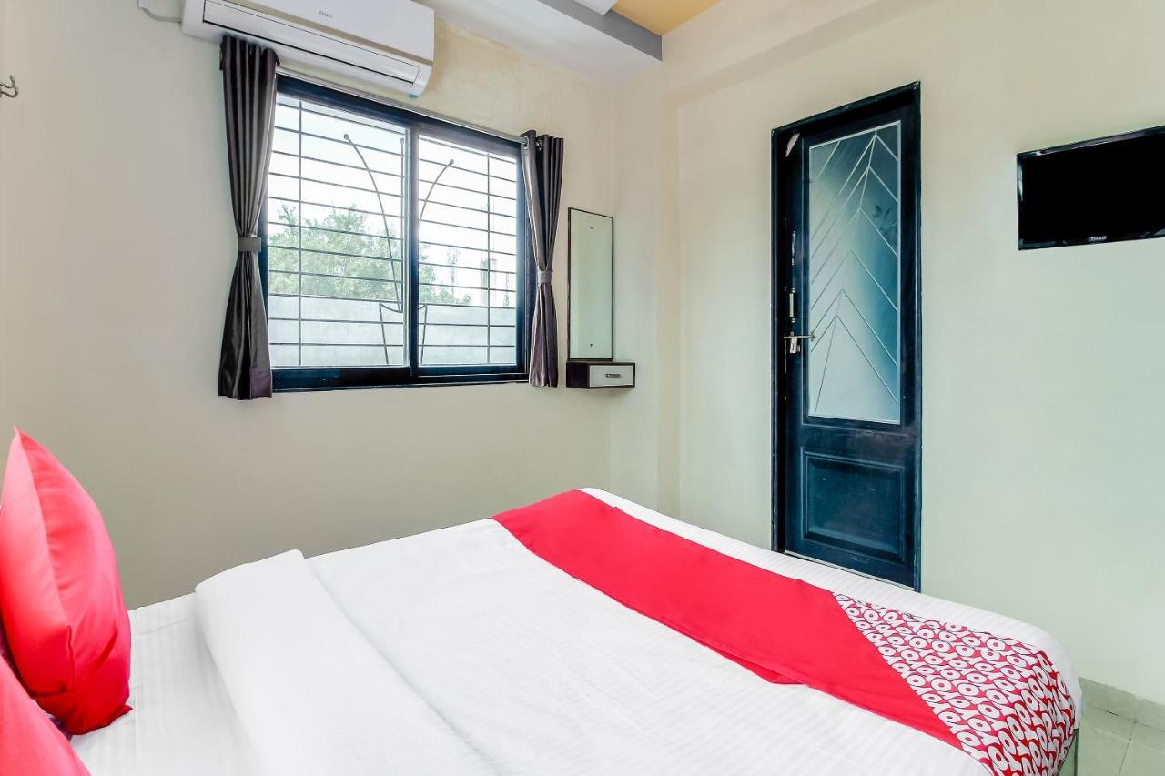 Oyo Flagship 48365 Hotel Shiva'S Castle Chalisgaon Luaran gambar