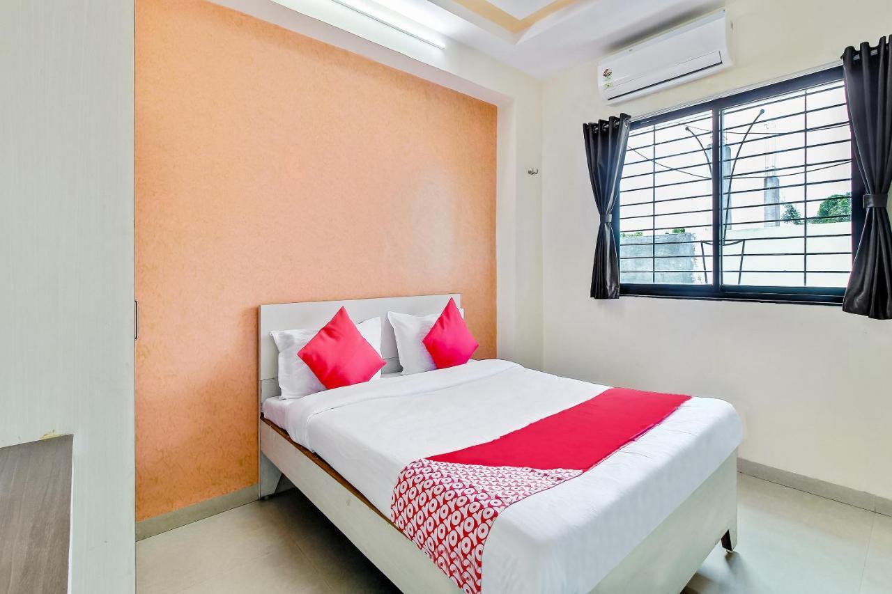 Oyo Flagship 48365 Hotel Shiva'S Castle Chalisgaon Bilik gambar