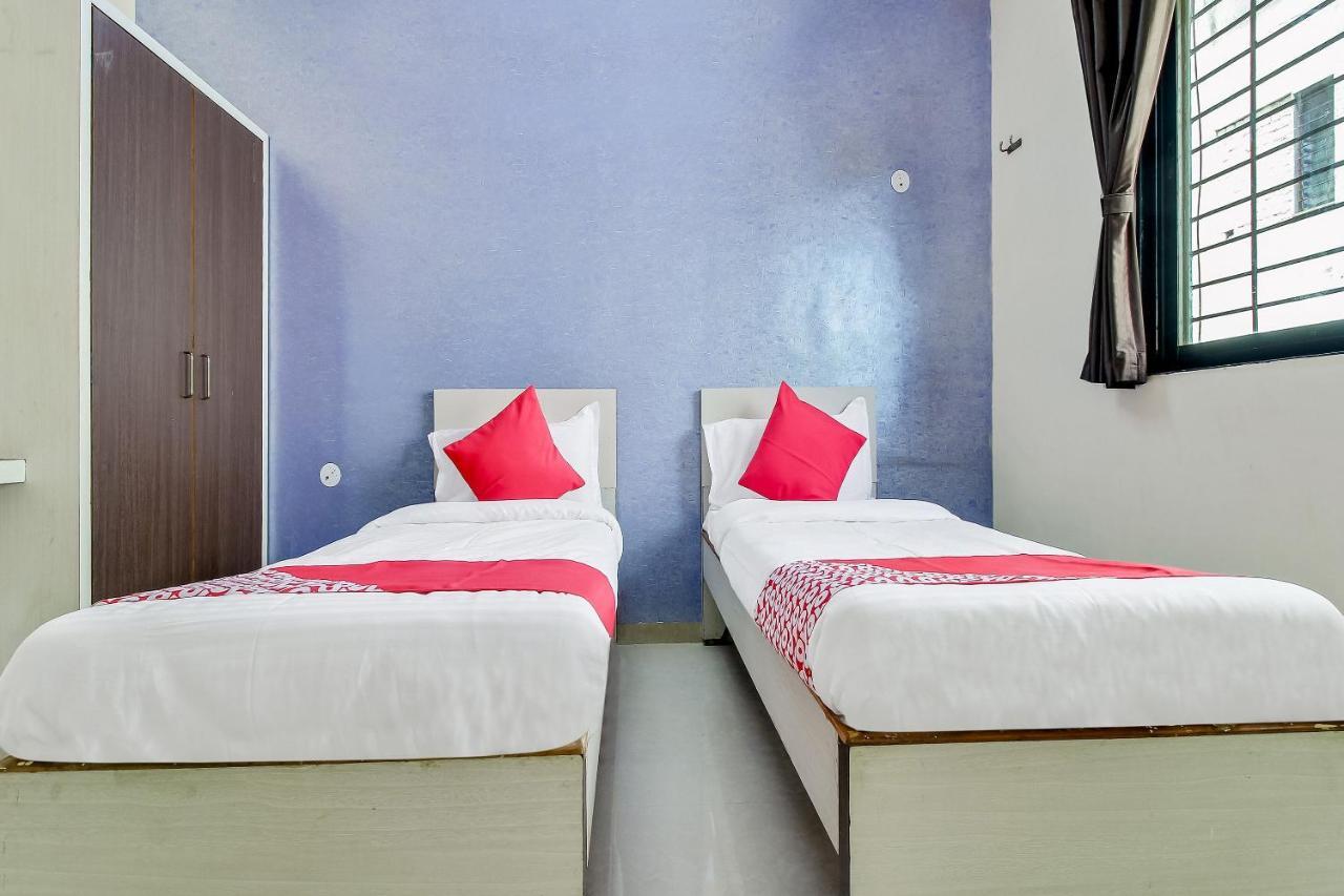 Oyo Flagship 48365 Hotel Shiva'S Castle Chalisgaon Luaran gambar