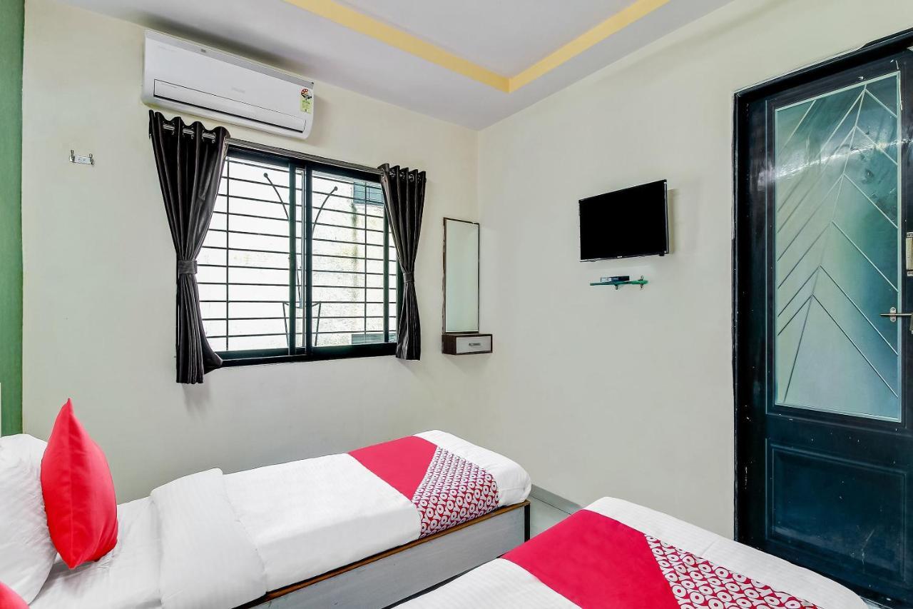 Oyo Flagship 48365 Hotel Shiva'S Castle Chalisgaon Luaran gambar