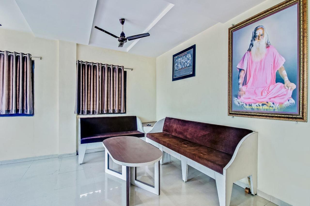 Oyo Flagship 48365 Hotel Shiva'S Castle Chalisgaon Luaran gambar