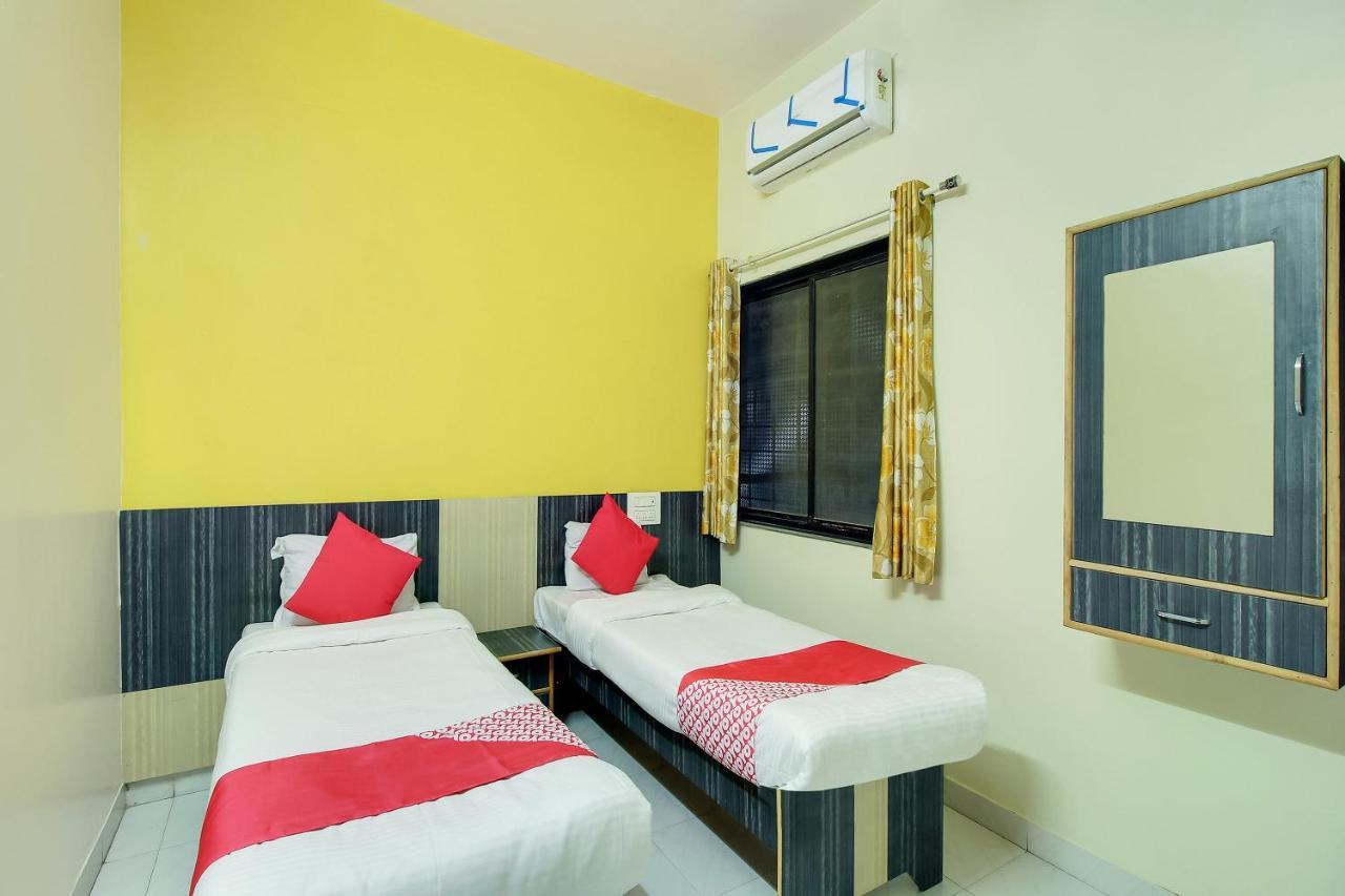 Oyo Flagship 48365 Hotel Shiva'S Castle Chalisgaon Luaran gambar