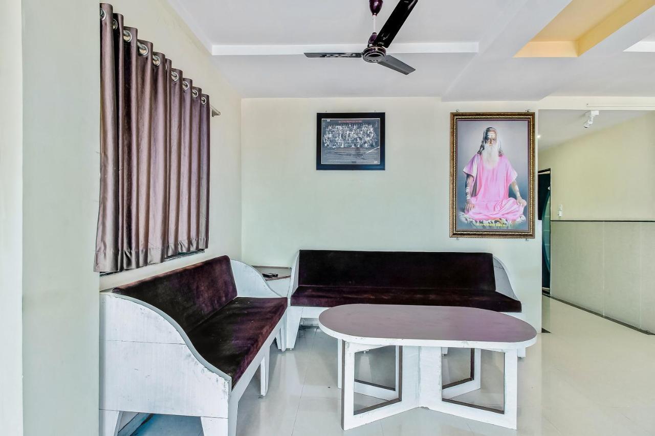 Oyo Flagship 48365 Hotel Shiva'S Castle Chalisgaon Luaran gambar