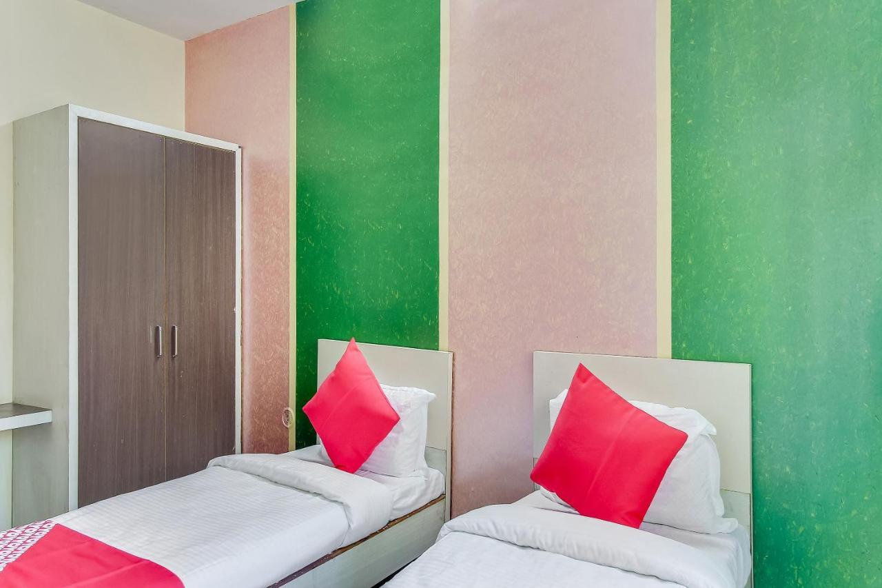 Oyo Flagship 48365 Hotel Shiva'S Castle Chalisgaon Luaran gambar
