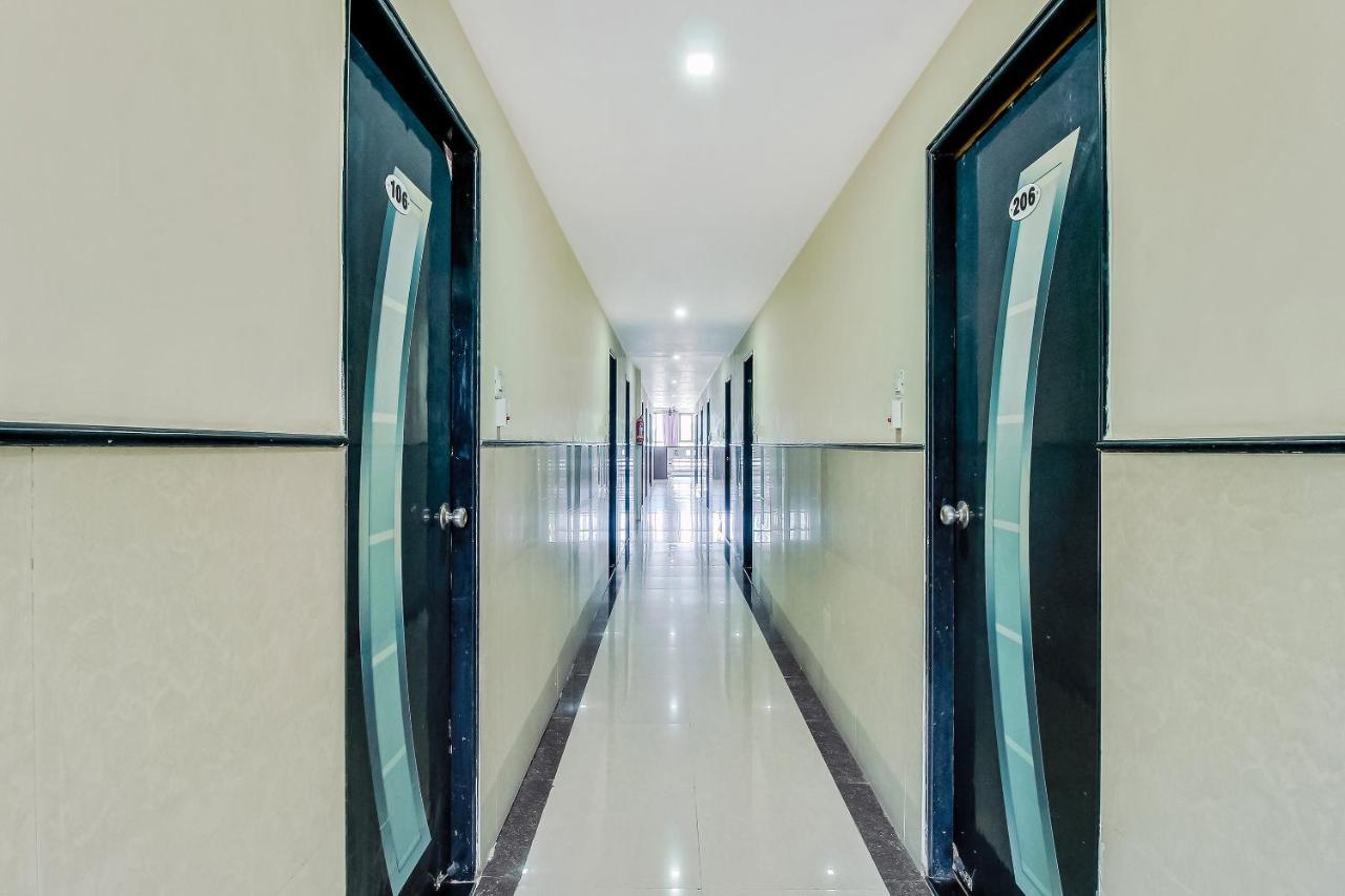 Oyo Flagship 48365 Hotel Shiva'S Castle Chalisgaon Luaran gambar